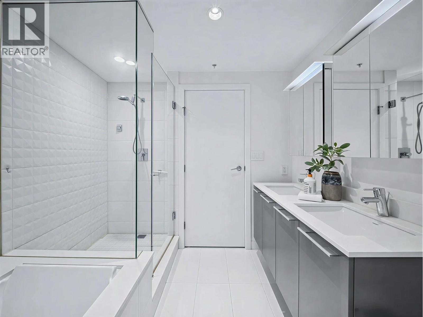 Photo of 1005 4638 GLADSTONE STREET 19