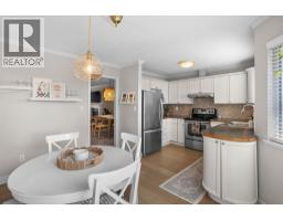 7 245 E 5th Street, North Vancouver, BC V7L1L8 Photo 9