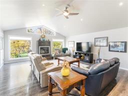 Laundry room - 154 Lakeshore Road, Steep Rock, MB R0C2Y0 Photo 8