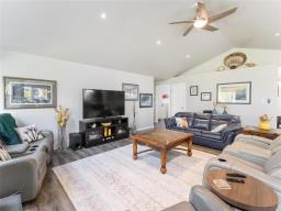 154 Lakeshore Road, Steep Rock, MB R0C2Y0 Photo 10