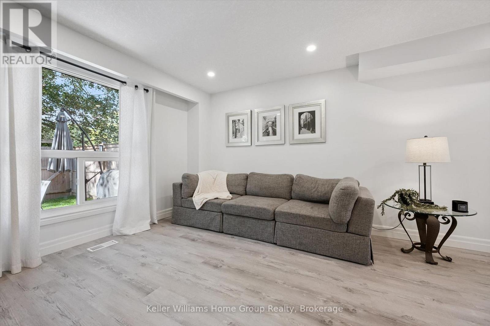 H53 - 223 PIONEER DRIVE W, Kitchener — photo 10