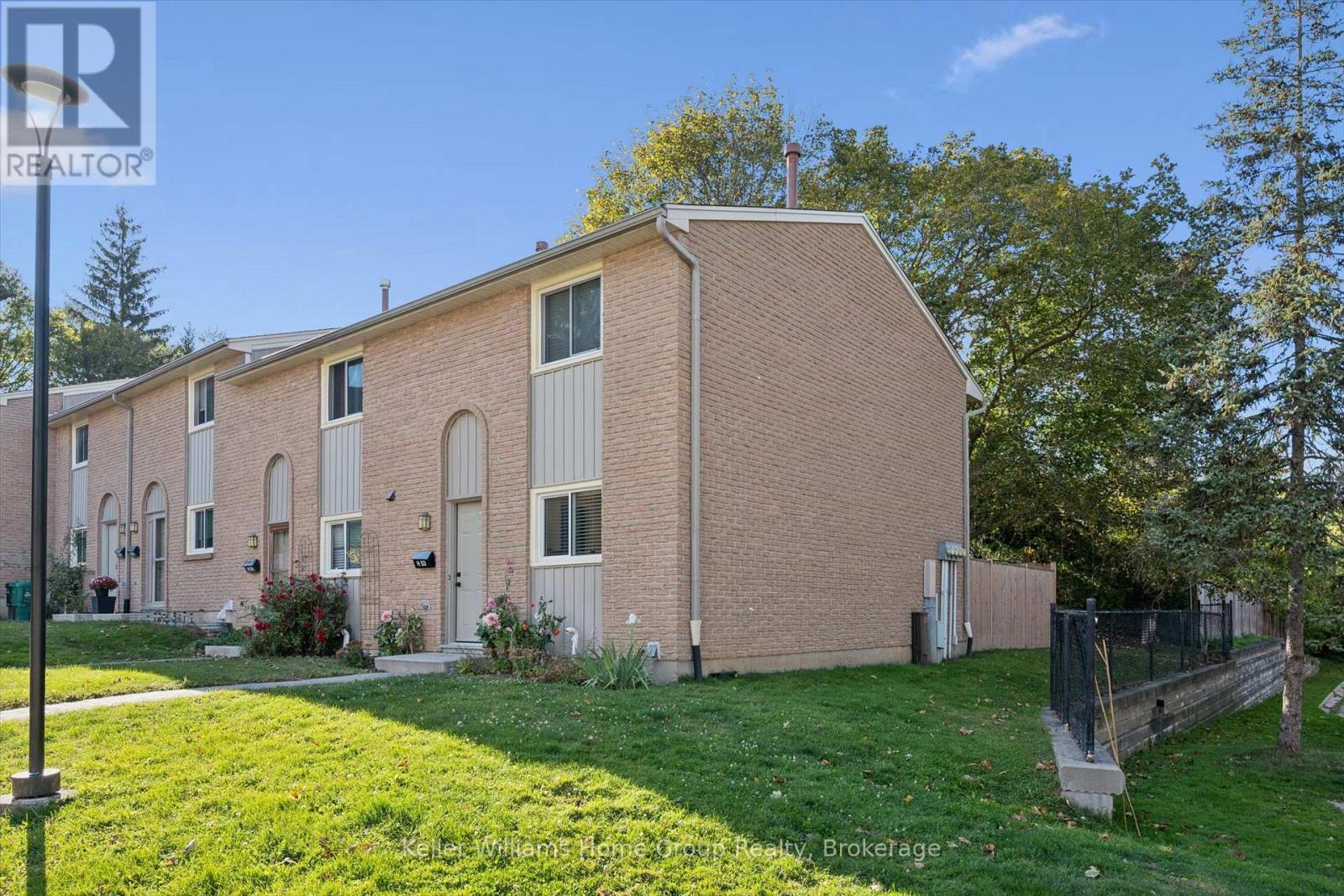 H53 - 223 PIONEER DRIVE W, Kitchener — photo 2