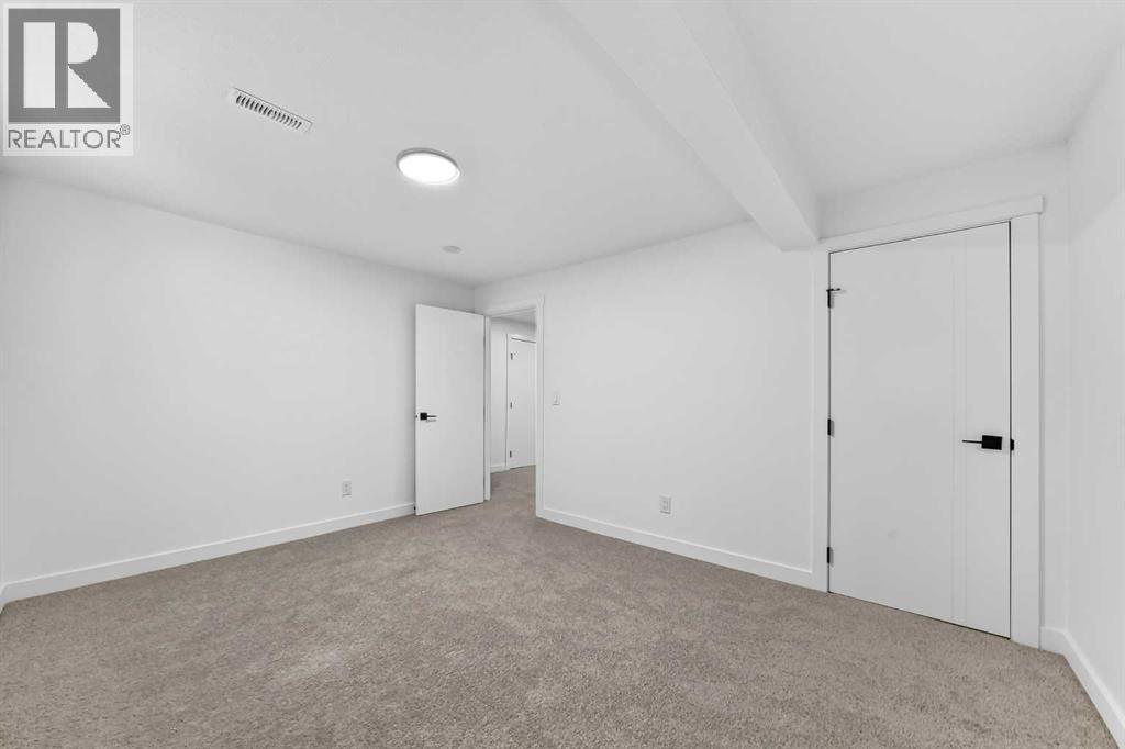 911 Penmeadows Road SE - 36