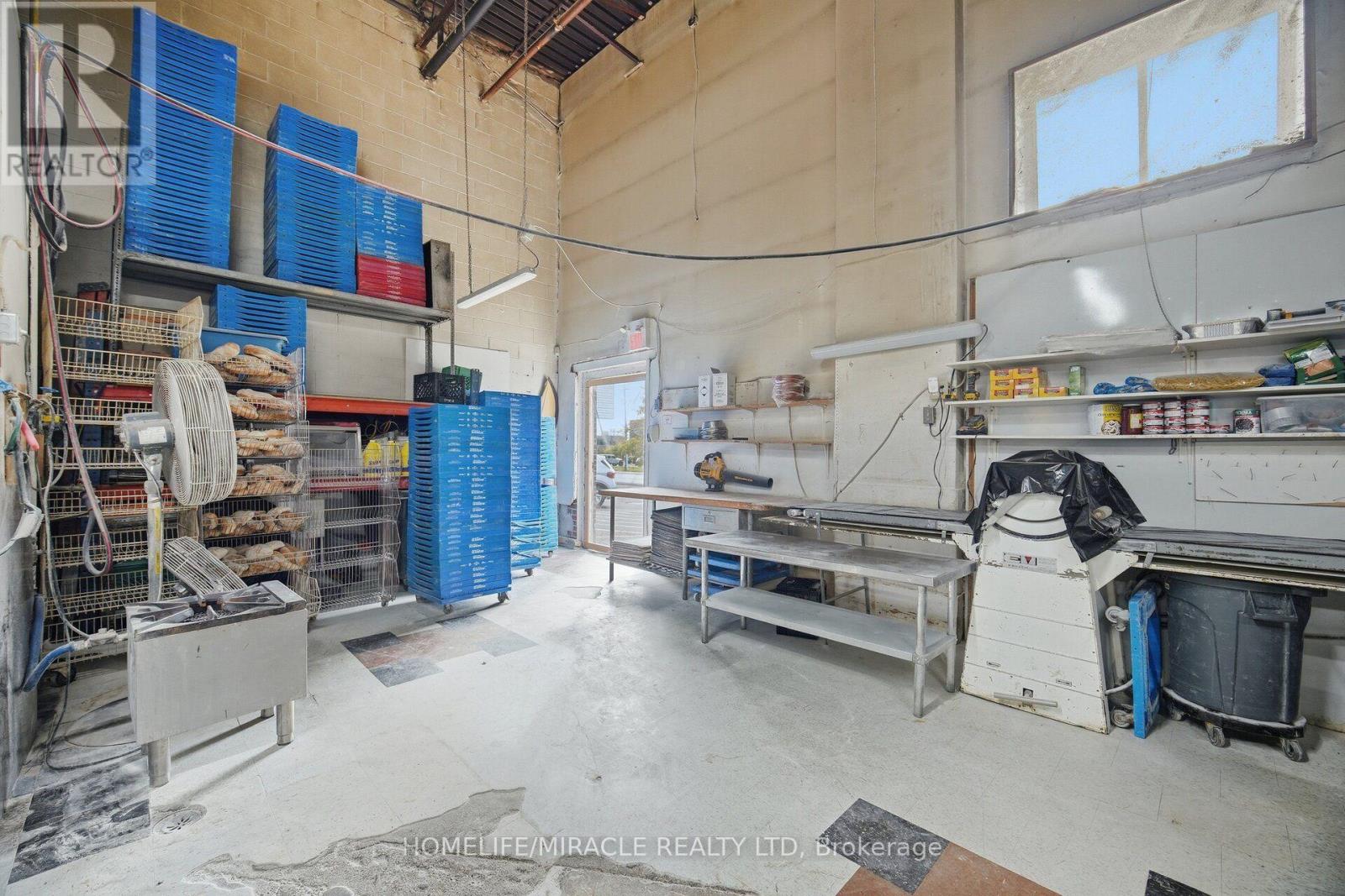 1 - 240 CLARENCE STREET, Brampton (Brampton East Industrial) — photo 10