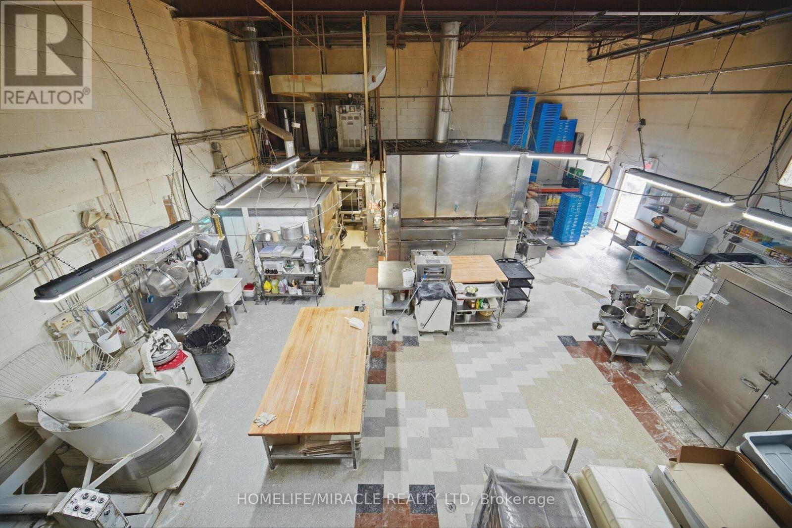 1 - 240 CLARENCE STREET, Brampton (Brampton East Industrial) — photo 12