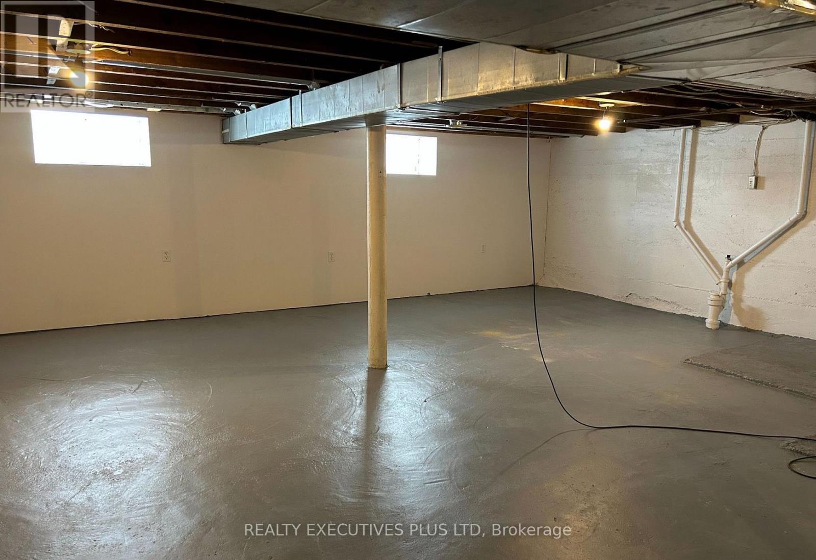 840-842 Worthington Street East, North Bay, ON photo 14