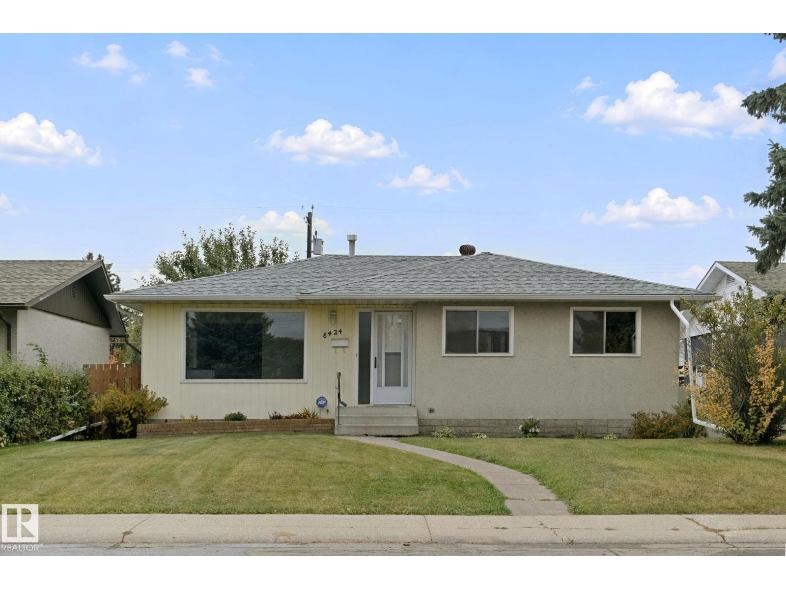 8424 70 ST NW - 1