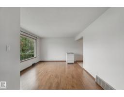 8424 70 St Nw, Edmonton, AB T6B1W5 Photo 9