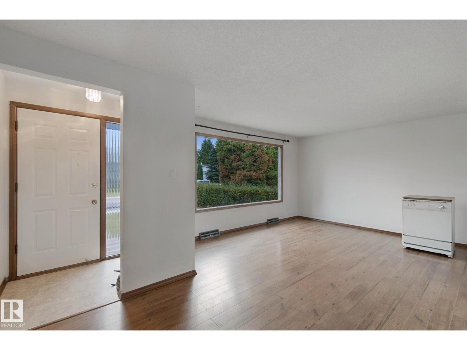 8424 70 ST NW - 10