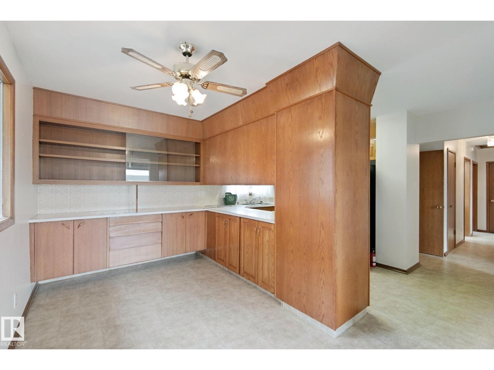 8424 70 ST NW - 15