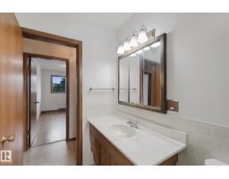 8424 70 St Nw, Edmonton, AB T6B1W5 Photo 26