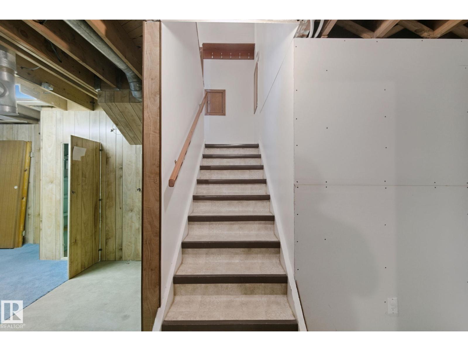 8424 70 ST NW - 40
