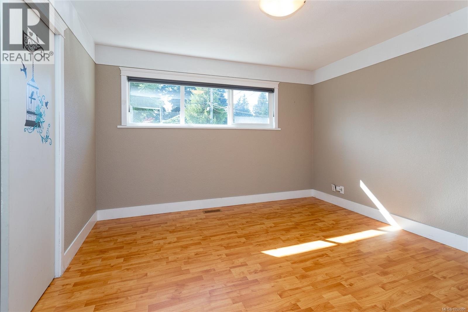 590 Ridley Dr, Colwood - Image 1