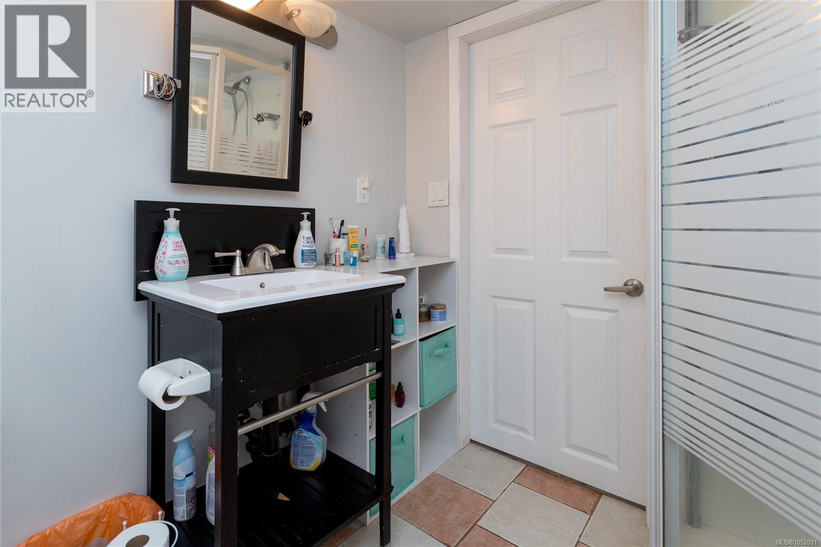 590 Ridley Dr, Colwood - Image 1
