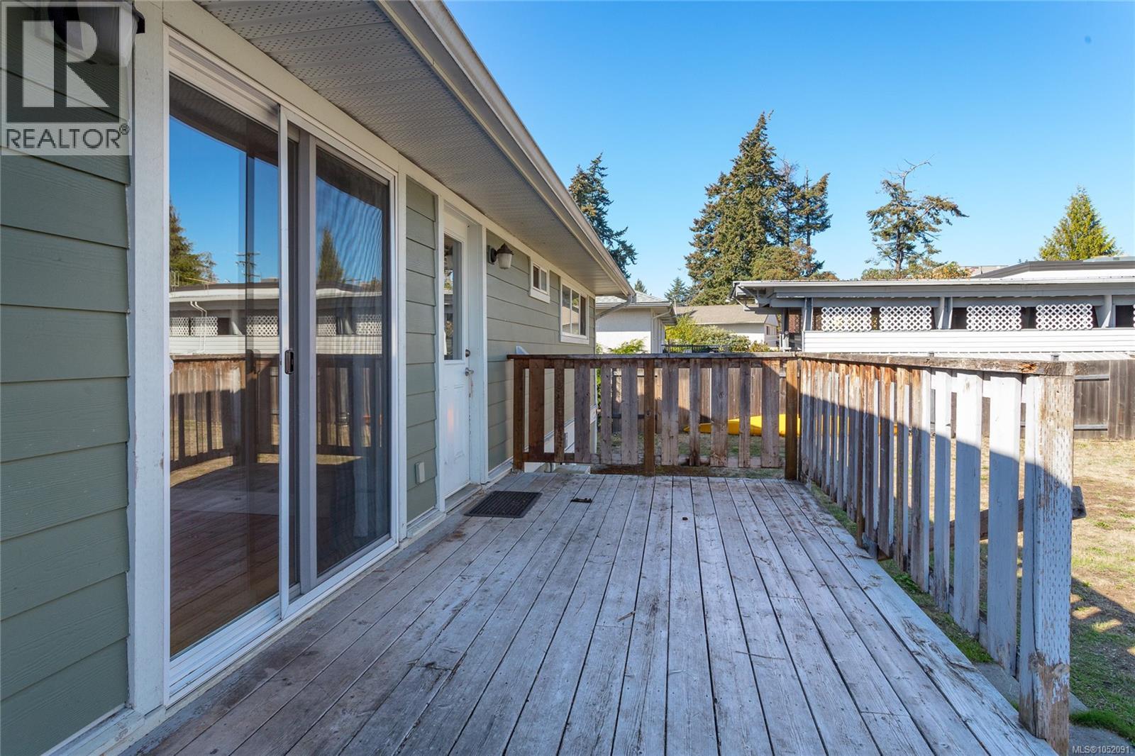 590 Ridley Dr - 28