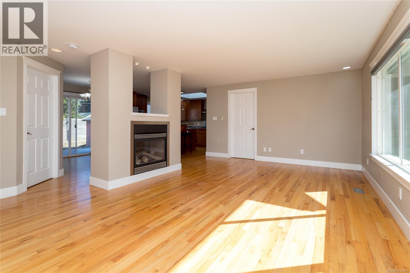 590 Ridley Dr - 5