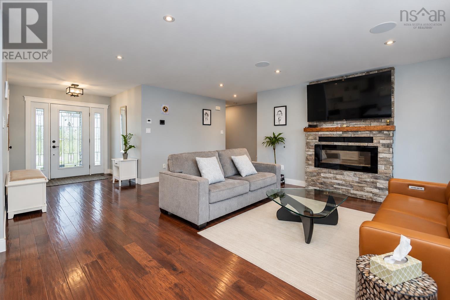 225 Hampton Drive - 11