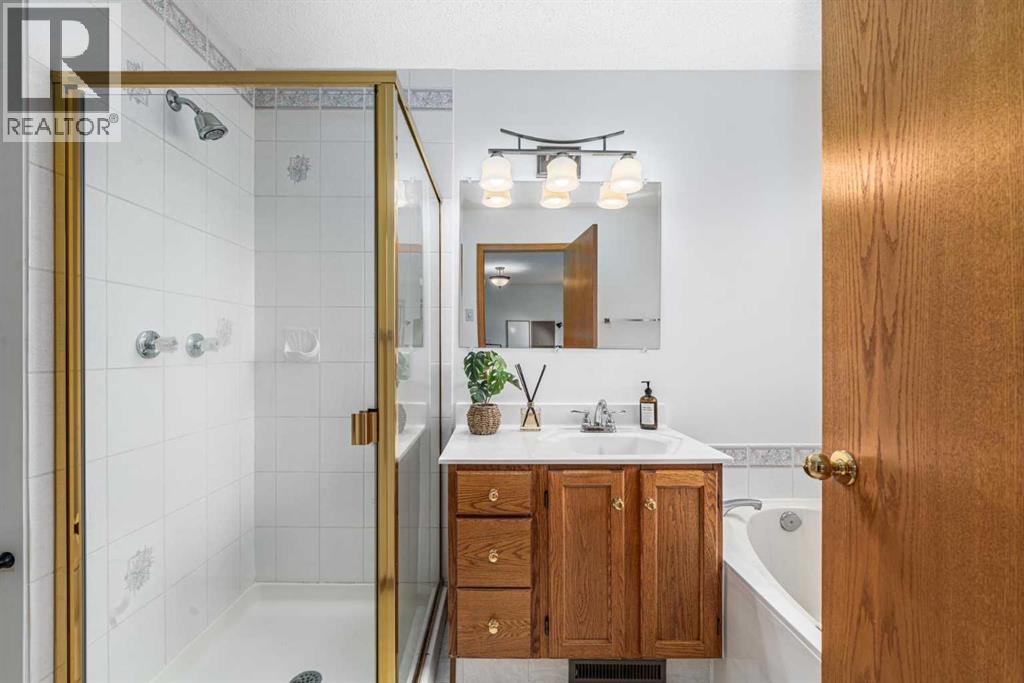 236 Edgebrook Gardens NW - photo 18