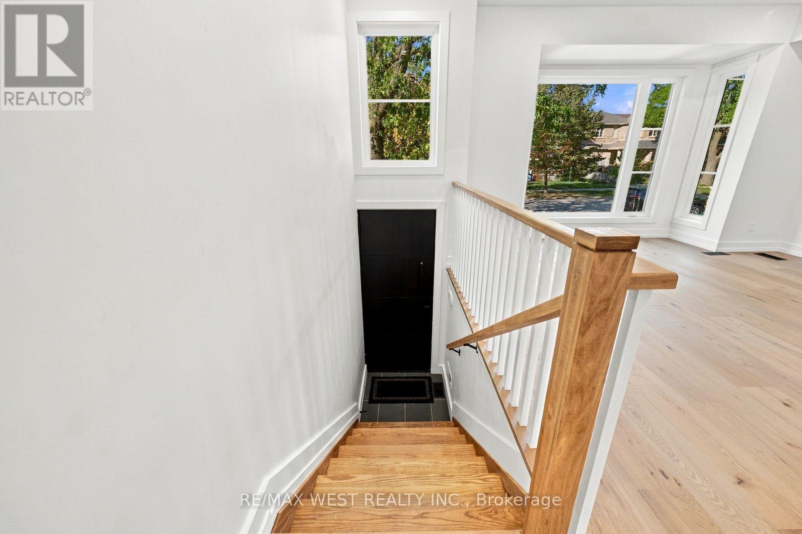 157 ALDERCREST AVENUE, Toronto (Alderwood) — photo 2