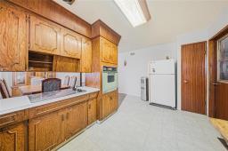 223 Thompson Drive, Riverton, MB R0C2R0 Photo 11