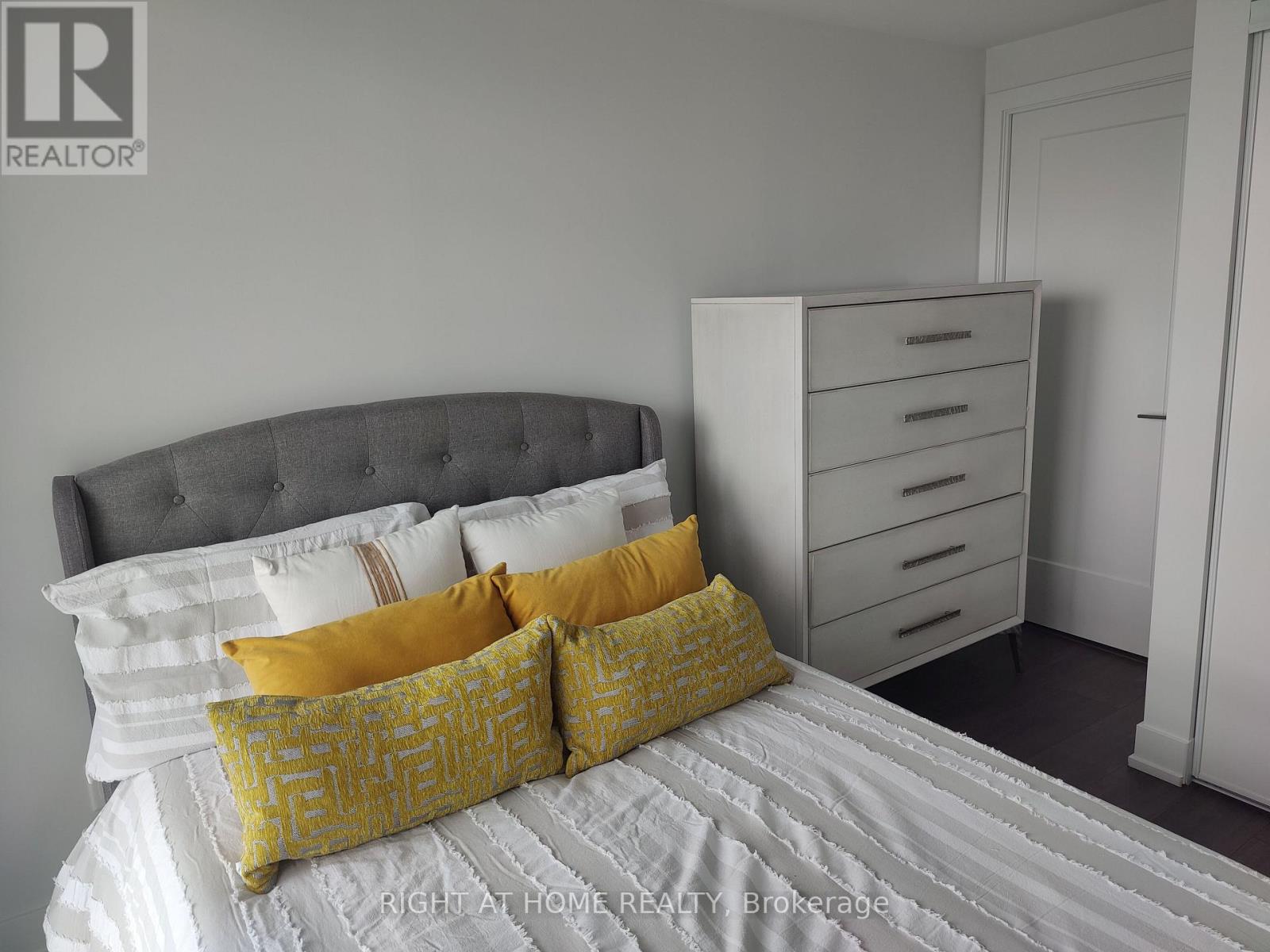 2214 - 2550 SIMCOE STREET N, Oshawa (Windfields) — photo 6