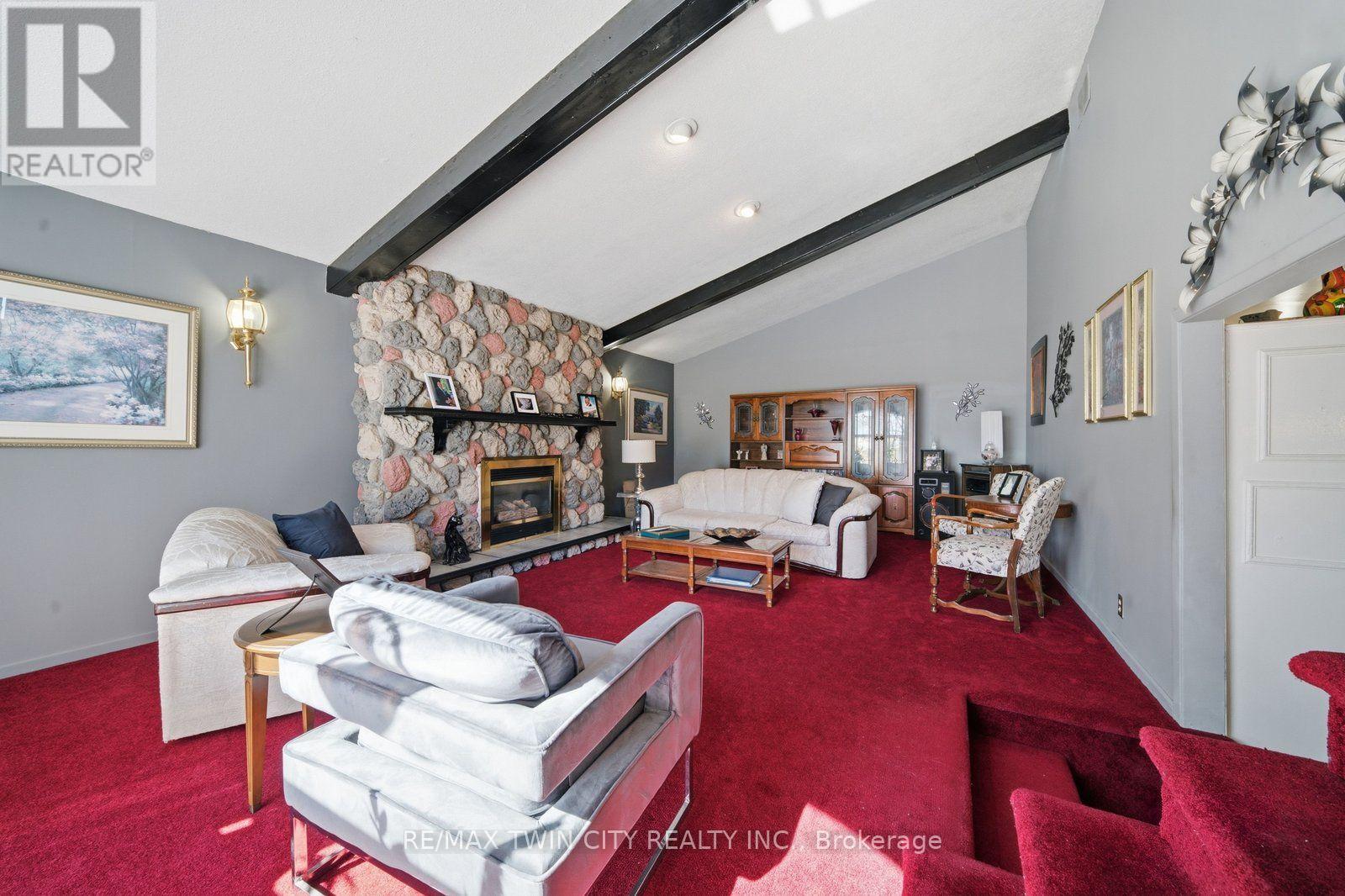 986 Colborne Street — photo 16