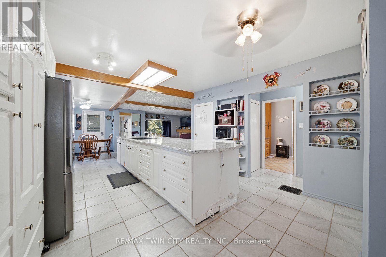986 COLBORNE STREET, Brantford — photo 5