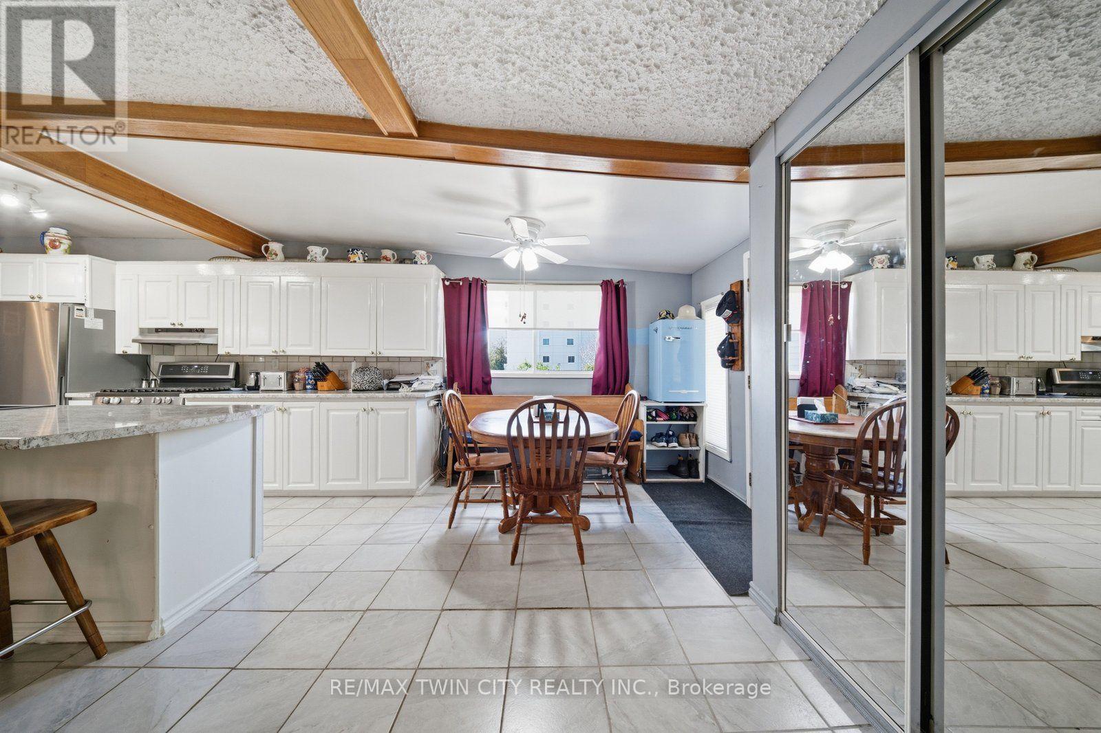 986 COLBORNE STREET, Brantford — photo 8