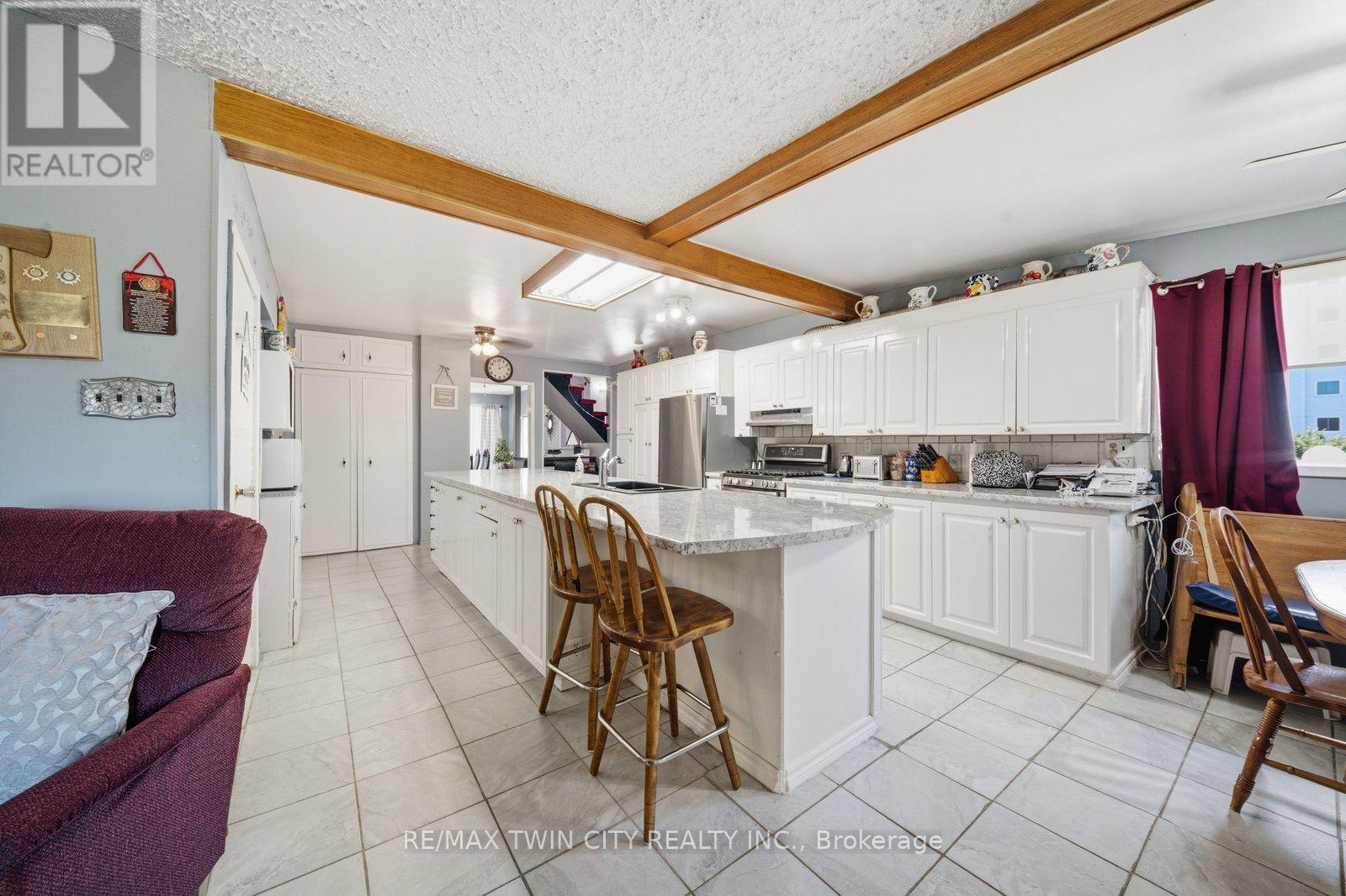 986 COLBORNE STREET, Brantford — photo 9