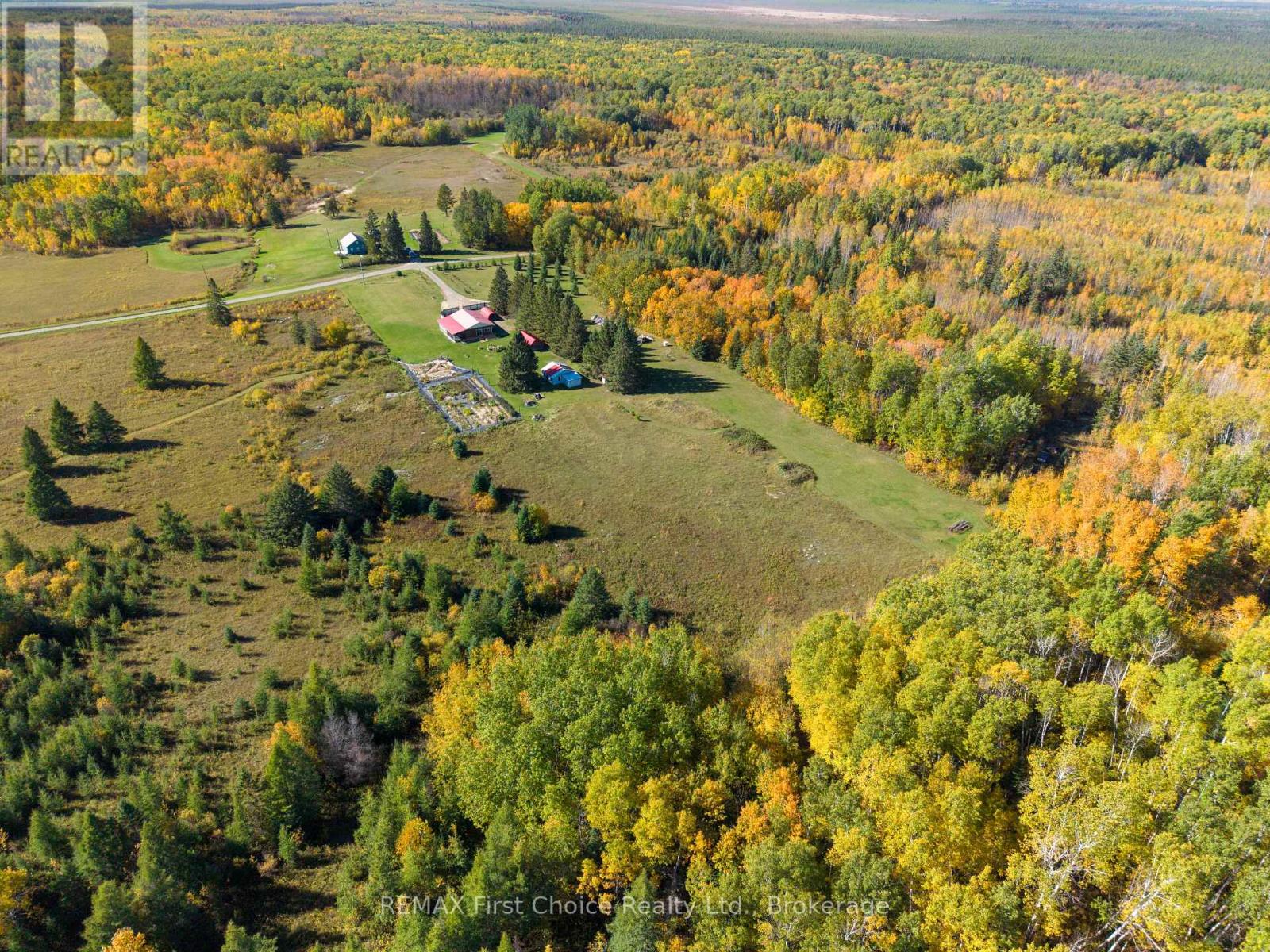 Lauzon Road — photo 12