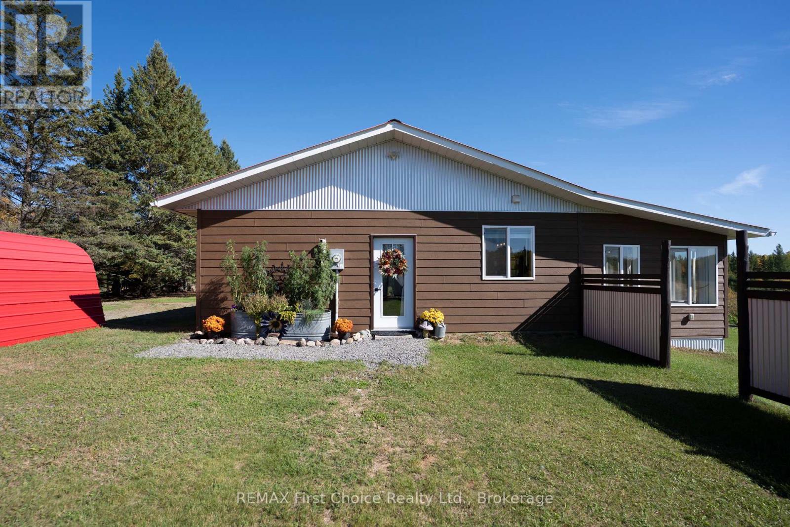 Lauzon Road — photo 18