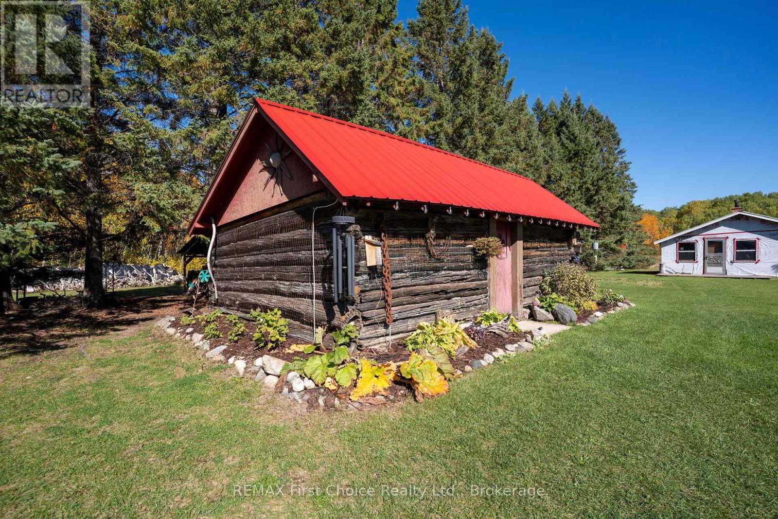 Lauzon Road — photo 17