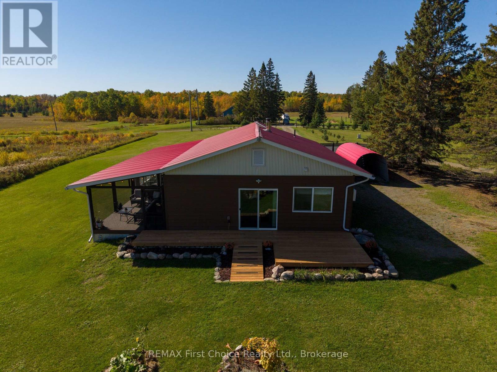 Lauzon Road — photo 14