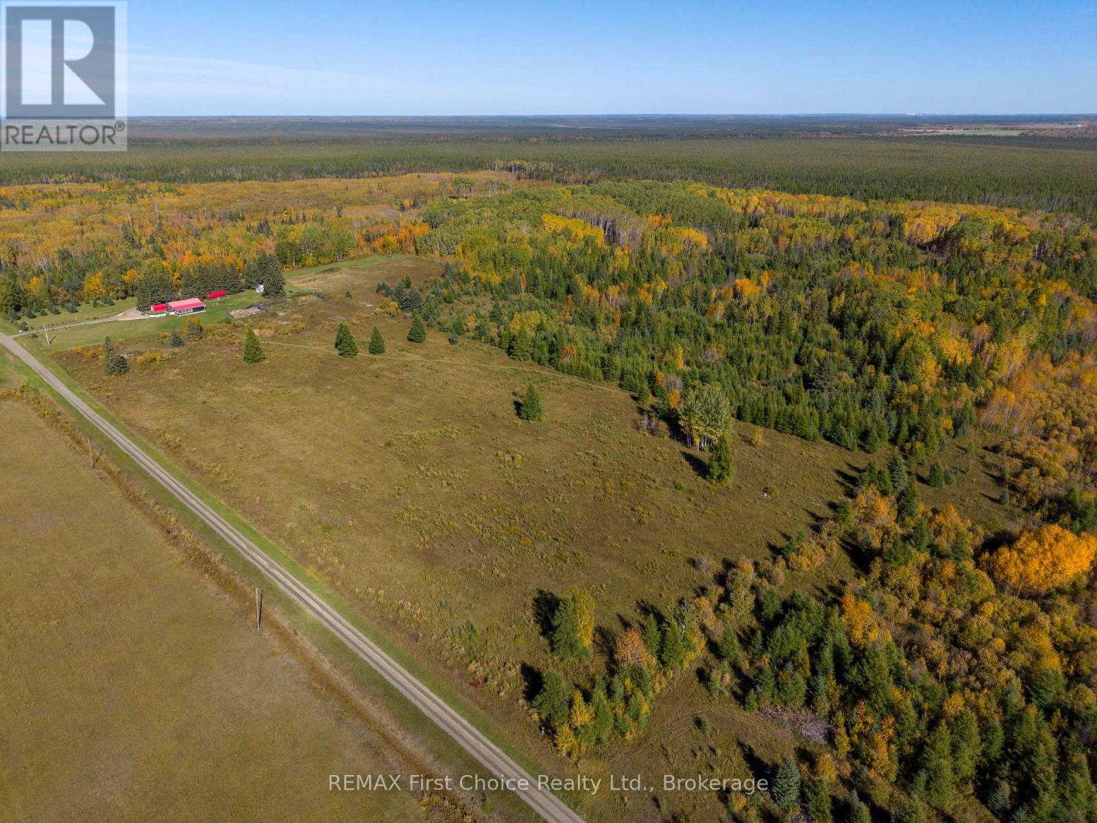 Lauzon Road — photo 4