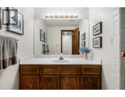 72 Woodacres Crescent SW - photo 37