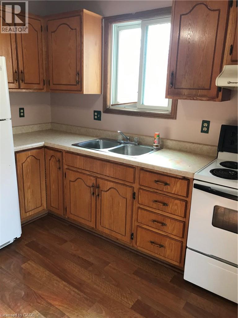 634 Pinerow Crescent — photo 15