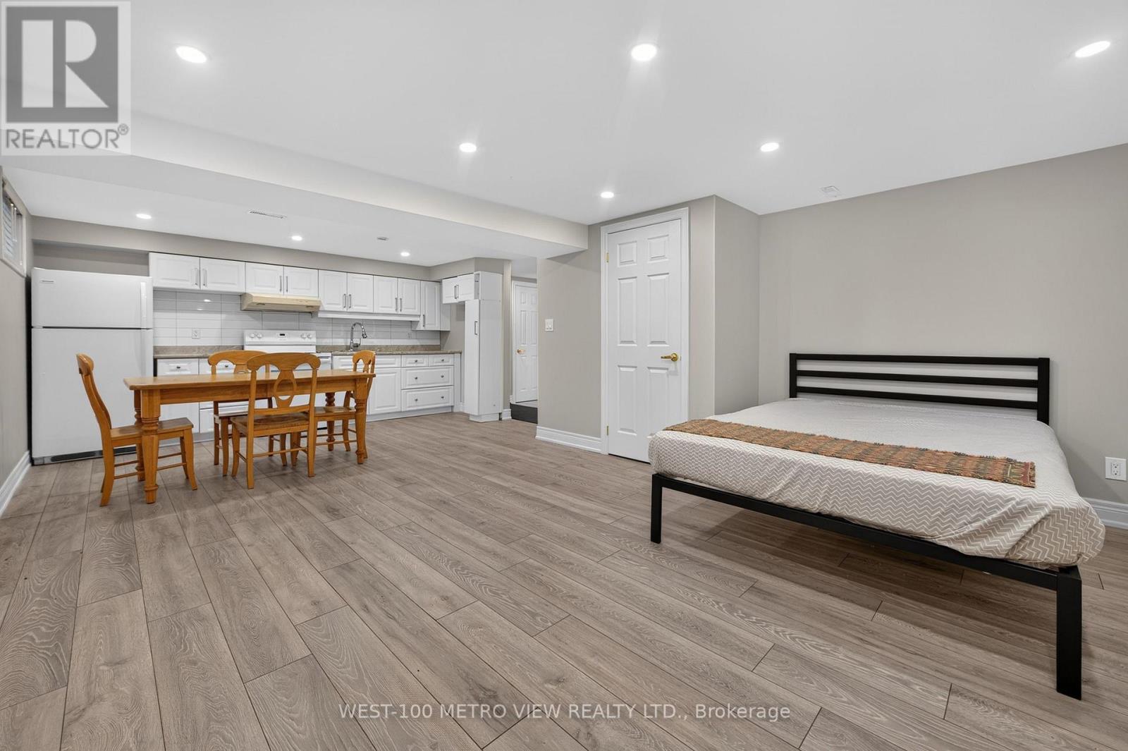 3411 PINESMOKE CRESCENT - 33