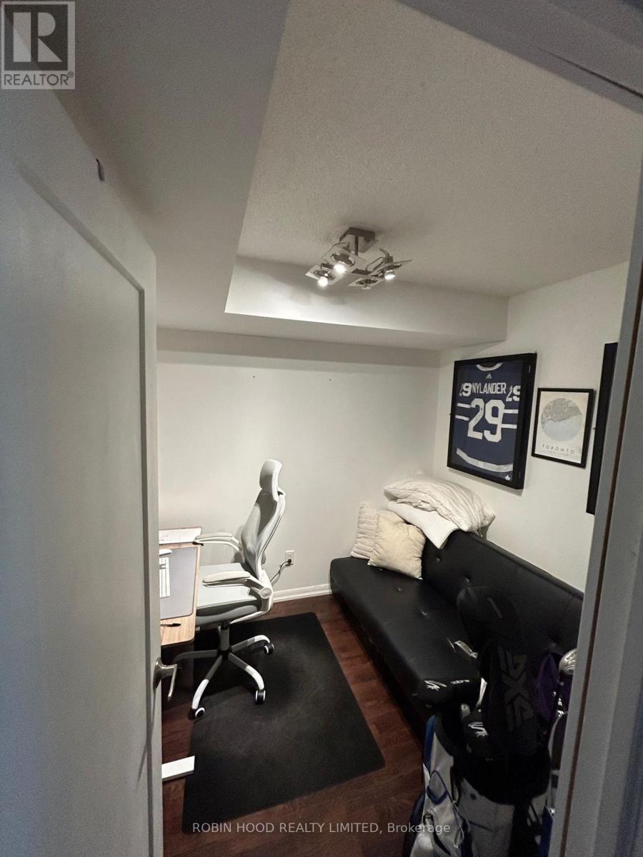 215 Fort York Boulevard — photo 13