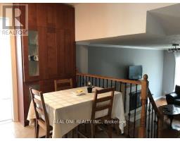 35 Springhead Garden, Richmond Hill, ON L4C5C1 Photo 11