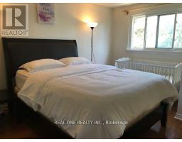 Family room - 35 Springhead Garden, Richmond Hill, ON L4C5C1 Photo 7