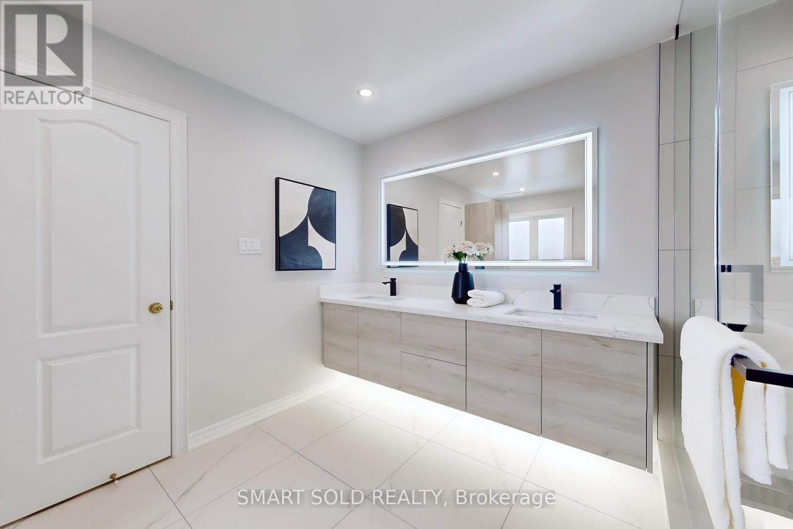 31 BLACK WALNUT CRESCENT - 23