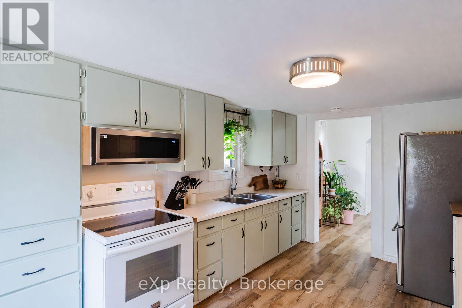 590 7TH STREET E - 3