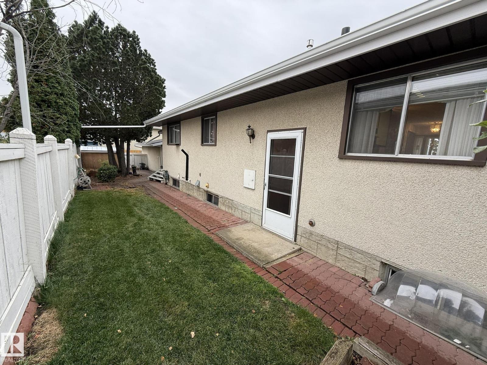 15207 73A ST NW - 55