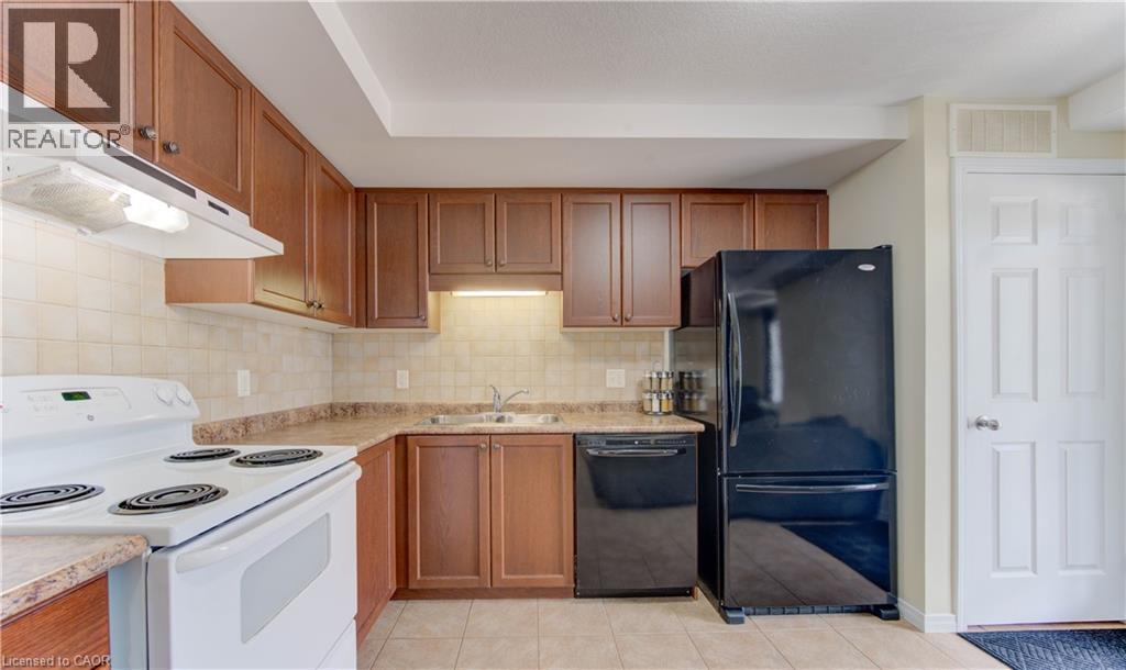 1460 Highland Road West — photo 13