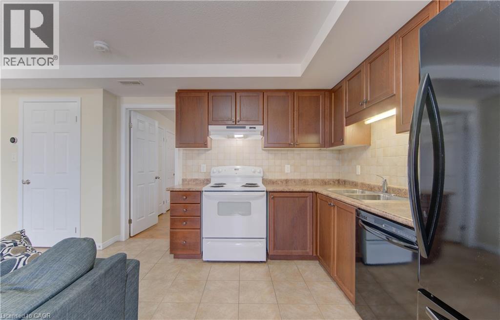 1460 Highland Road West — photo 16