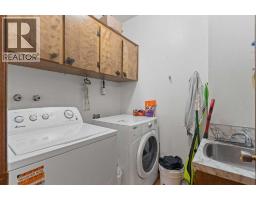 Primary Bedroom - 938 41 Street Sw, Calgary, AB T3C1X2 Photo 13