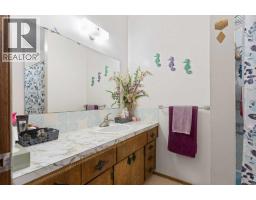 Primary Bedroom - 938 41 Street Sw, Calgary, AB T3C1X2 Photo 14
