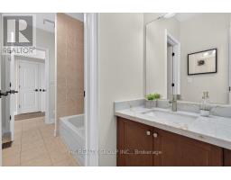39 Royal West Road, Markham, ON L6C0L5 Photo 22