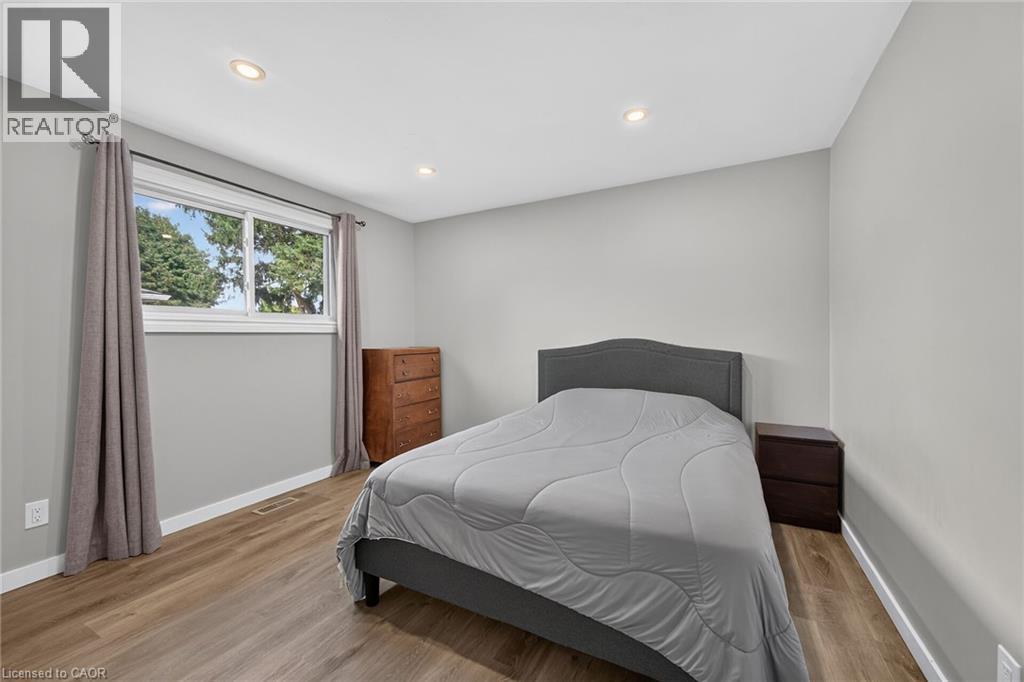 15 Miller Crescent — photo 21