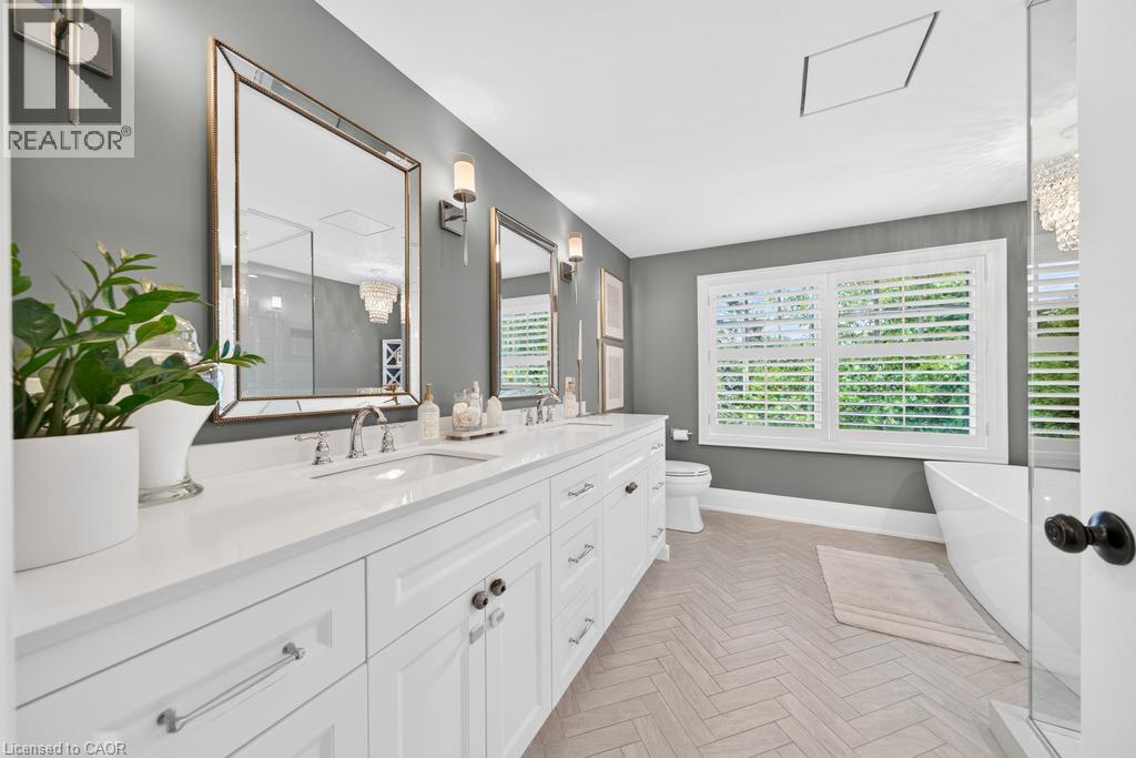 385 Rosslyn Drive — photo 27